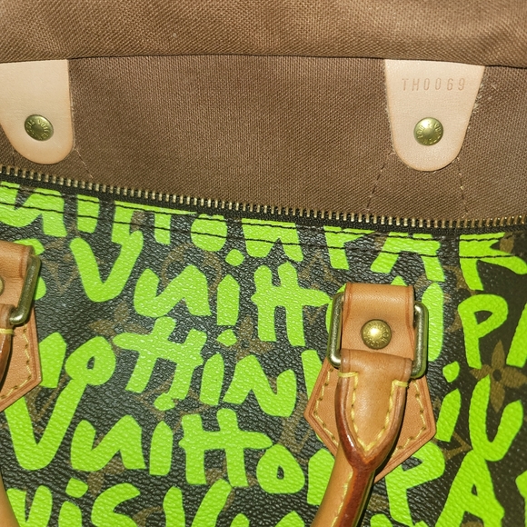 Rare limited edition vintage louis vuitton Graffit handbag - Picture 10 of 16